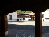 Бутан. внушительный Траши-Чхо-Дзонг (&quotКрепость благословенной религии&quot, XIX-XX вв.) - символ и гордость столицы