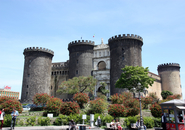 Кастель-Нуово (Castel Nuovo; . «новый замок»), также Маскио Анджоино (Maschio Angioino), — замок, возведённый королём Карлом Анжуйским  в 1279 году.