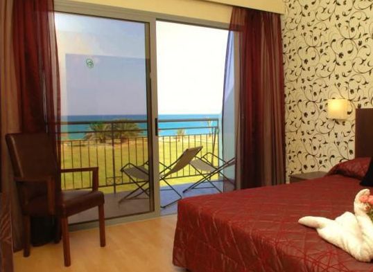 Natura Beach Hotel & Villas