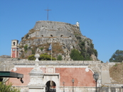 Главная достопримечательность столицы острова Керкиры - старый форт - мощнейшее защитное укрепление, построенное венецианцами в 16 веке. .