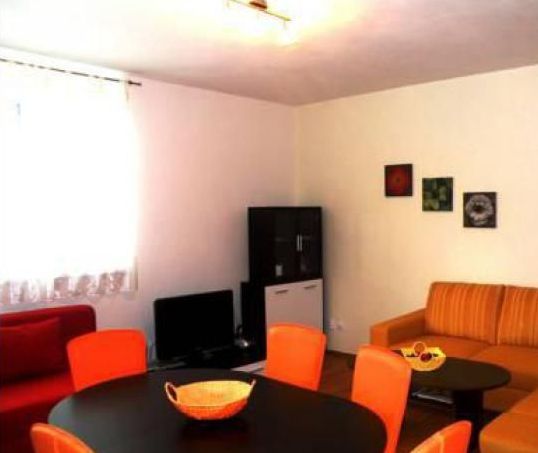 Apartmanovy Dom Triangel