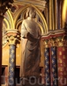 Статуя Девы.В 1248году,когда Людовик IX подписывает акт о закладке фундамента Сент-Шапель,уже существует фасад Собора Парижской Богоматери,находящийся ...
