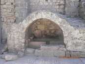 Древняя купель в церкви святого Николая