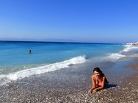 Пляж возле отеля с прекрасным море Пляж возле отеля с прекрасным море