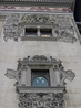 Витражи и орнамент фасада театра