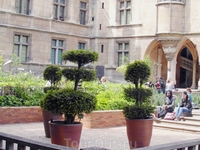 Очередной красивый дворик.