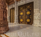 Ворота в храм.