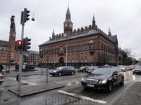 Ратуша находится в самом центре Копенгагена.