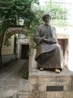 Это памятник Маймониду - врачу, теологу и философу.