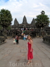 Центральная дорога к храму Ангкор Ват.