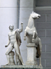 Статуи братьев Диоскуров (Кастора и Полидевка) выполненные Паоло Трискорни в 1810 году, они лишь в августе 1816 года были доставлены в Петербург и, спустя ...
