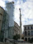 Главное здание музея - это историческое здание Центральной городской больницы, построенное в VIII веке архитектором Francesco Sabatini. Музей сюда переехал в 1988 году, переезду предшествовали 18 лет 
