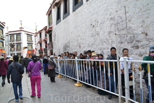 у храма у храма