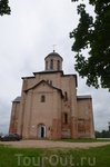 Смоленск, церковь Михаила Архангела, 12 век. Как говорится, зодчих было мало, косячить было стыдно
