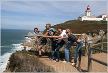 сценка с португальцами на Мысе Рока -Cabo da  Roca