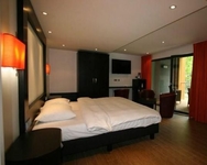 Cocoon Hotel La Rive (Theis)