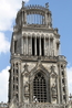 Одна из башен собора св. Креста.