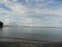 Вид с пляжа Малибу на острова Гили