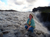 Dettifoss - водопад на реке Йёкульсау-ау-Фьёдлум в северо-восточной Исландии, самый мощный в Европе. Ширина Деттифосса около ста метров, высота — 44 м ...