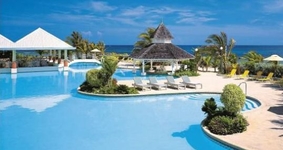 Breezes Resort and Spa Rio Bueno