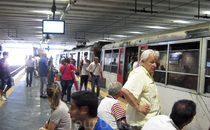 Станция Наполи Гарибальди. Посадка на Circumvesuviana-местная электричка. Проезд до Сорренто 4 евро.
