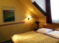 Cloister Inn