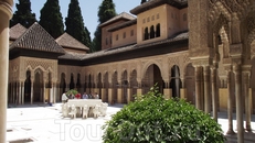 Granada - Alhambra Львиный дворик (на реставрации)