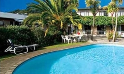 Balmoral Motel