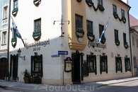 уже 570 лет здесь пьют пиво... Пивной ресторан "Hundskugel" - самый старый из продолжающих функционировать в Мюнхене - с 1440г.