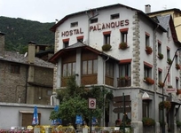 Palanques Hostal