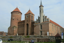 Takih dvorcov 16 - 17 veka tam mnogo