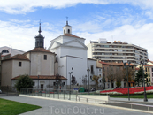 Iglesia Penitencial de Nuestra Señora de las Angustias - церковь довольно простоватого вида, которая также находится на площади plaza de Portugalete, датируется ...