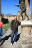 Помпеи, на фоне Везувия