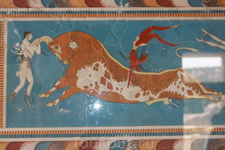Панно «Игры с быком» копия, оригинал перемещен в Ираклионский Археологический музей 