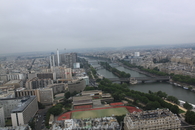 Париж в ранней дымке,вид с Эйфелевой башни