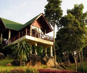 Amstardam Bar & Stone Hill Resort