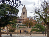 Вид на Кафедральный собор со стороны Алькасара.
