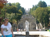Знаменитая лестница к храму Носса Сеньора душ Ремедиуш.