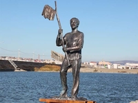 Памятник контрабандисту Геше Козодоеву