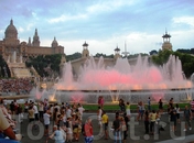 Подсветка фонтанов перед правительственным Дворцом, а вечером фонтаны будут петь!