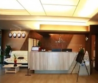 Фото отеля Goodstay Lanuit Hotel