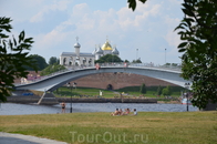 Новгород Великий, вид на Софийскую сторону через Волхов, снято, конечно, с Торговой стороны
