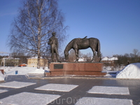 Памятник Батюшкову на набережной