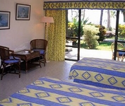 Lux Hemingways Resort