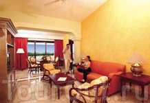 Grand Palladium Colonial Resort & Spa