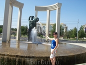 И ещё фонтан на площади Ленина.