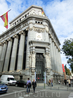 Здание института Сервантеса находится на Calle Alcala, 49, в здании ранее известном, как здание «с кариатидами»,  бывшим домом Центрального банка, проект ...
