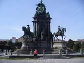 Памятник Марии Терезии(бабушке Европы)