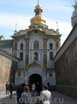Свято-Троицкая надвратная церковь. Врата Лавры (вид с улицы)