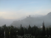 Генуэзская крепость. Туман.